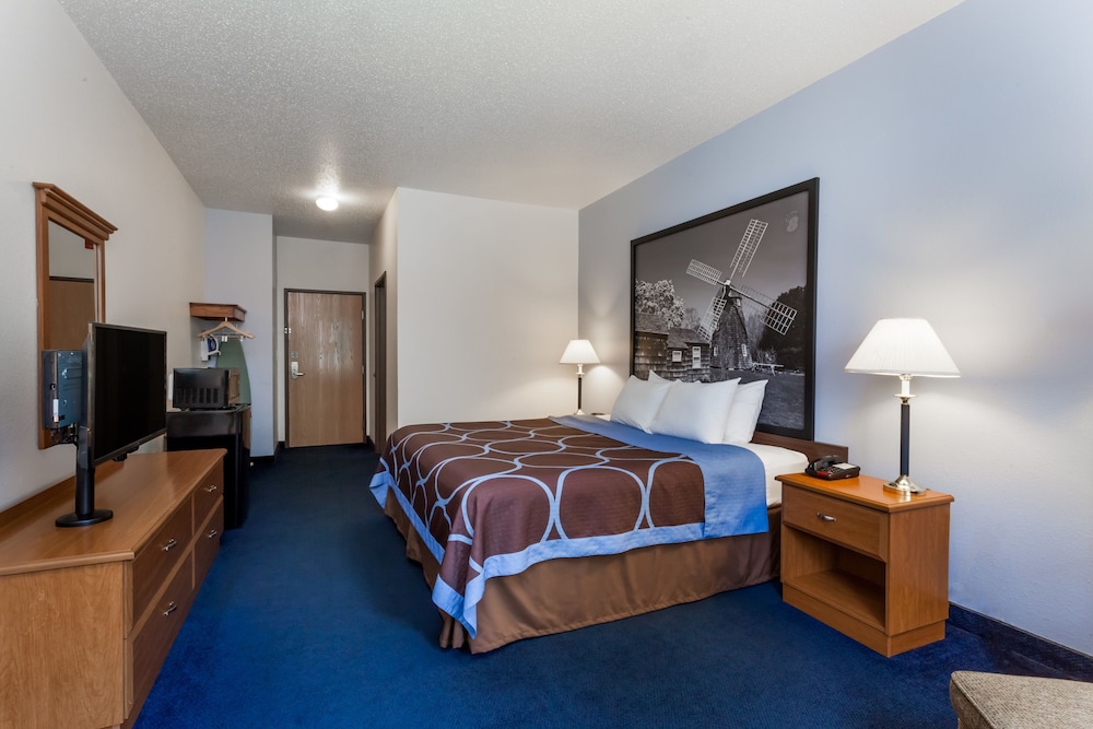 Super 8 By Wyndham Cobleskill Ny 5/29