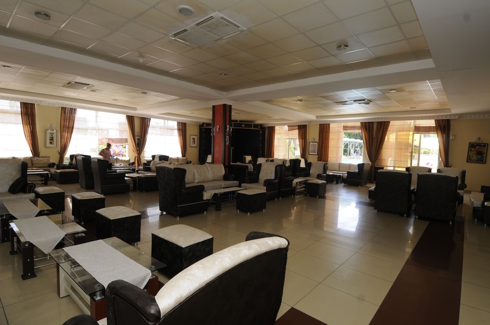 First Class Hotel 28/34