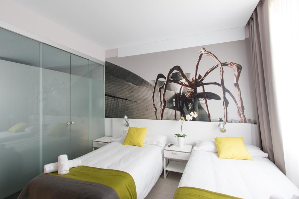 Bilbao City Rooms 6/25