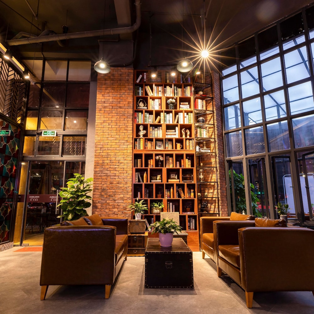 James Joyce Coffetel (Foshan Zhangcha Huanan Chuanggu) 87/100