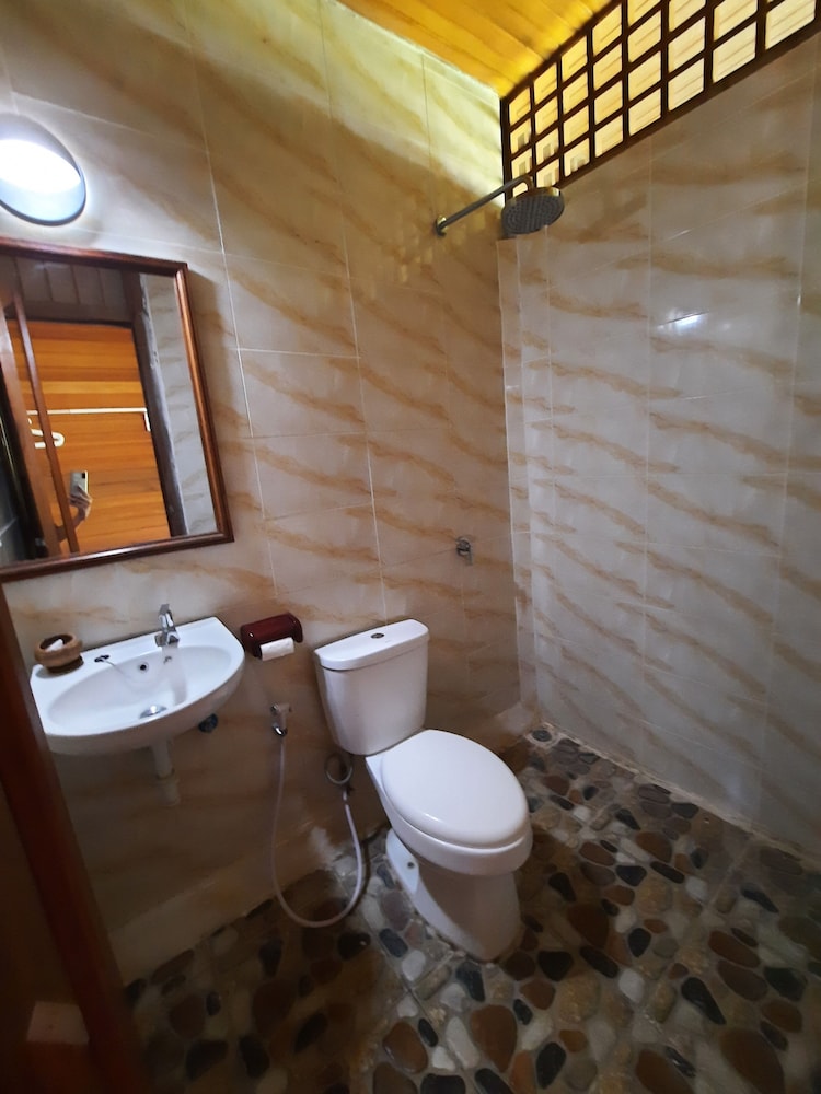 Hotel Pesona Bulan Baru Senggigi 45/46