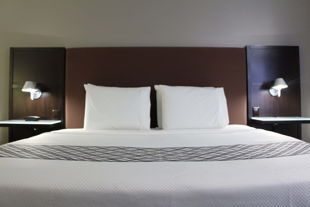 Westbridge Inn & Suites Carrollton 13/18