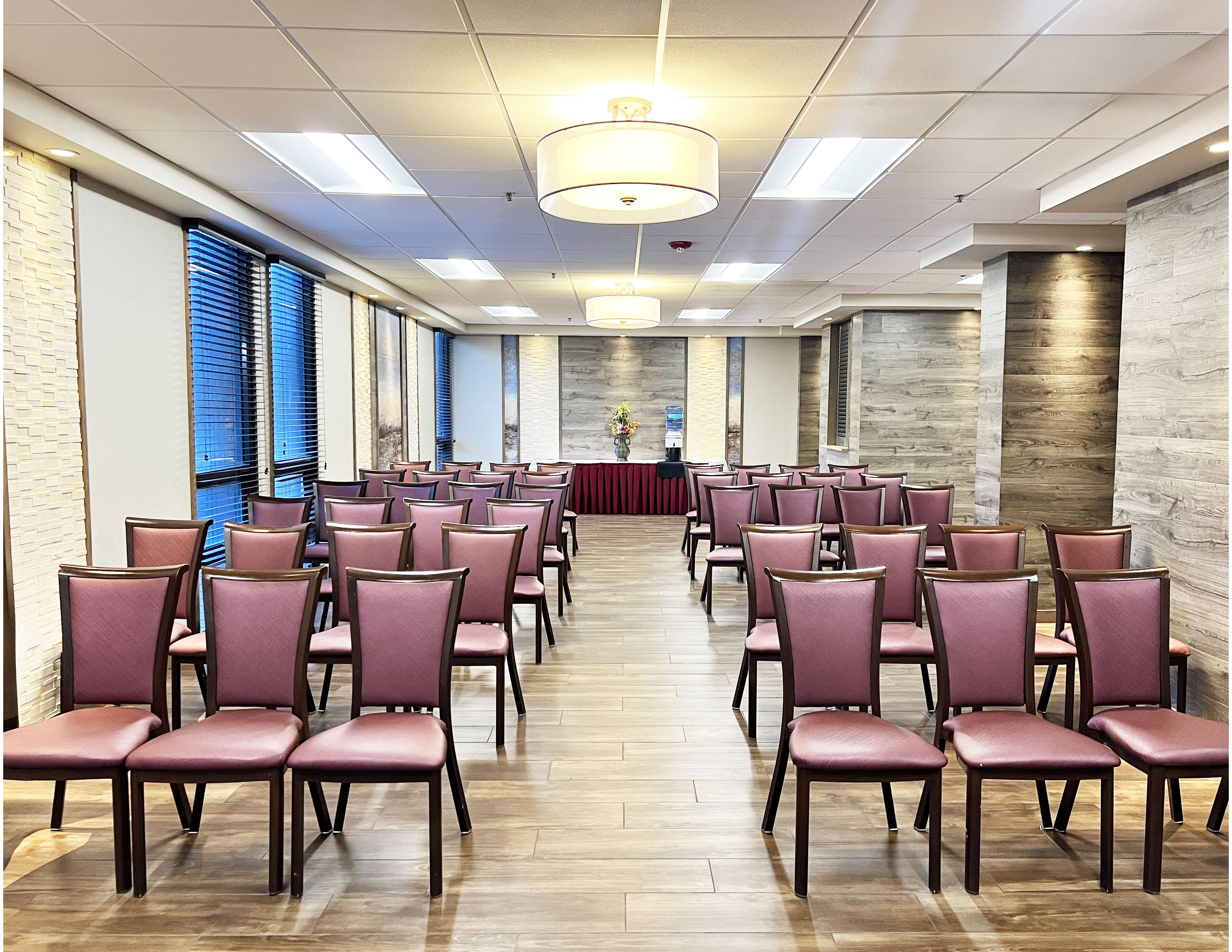 Holiday Inn Newark International Airport An Ihg Hotel 77/84