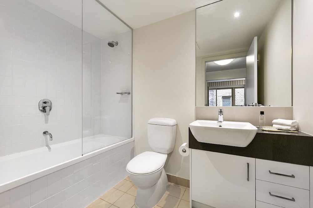 Melbourne Carlton Central Apartment Hotel 7/34