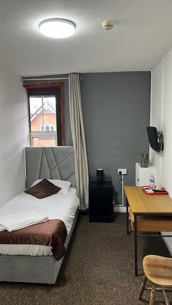 Campbell S Guest House 8/50