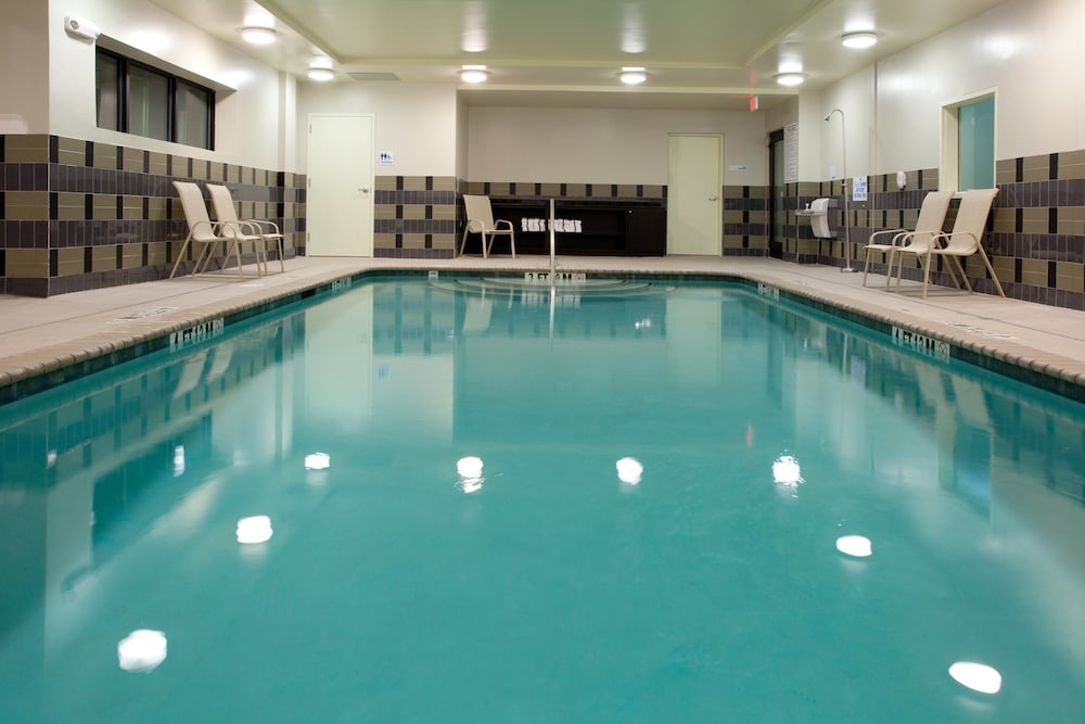 Holiday Inn Express & Suites Clemson - Univ Area 38/82