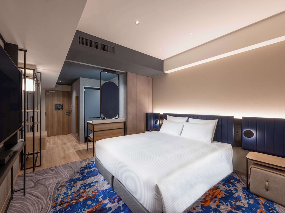 STANDARD, DOUBLE BED, BATHTUB