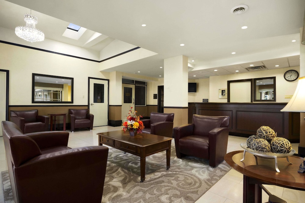 Super 8 by Wyndham Brockville 32/42