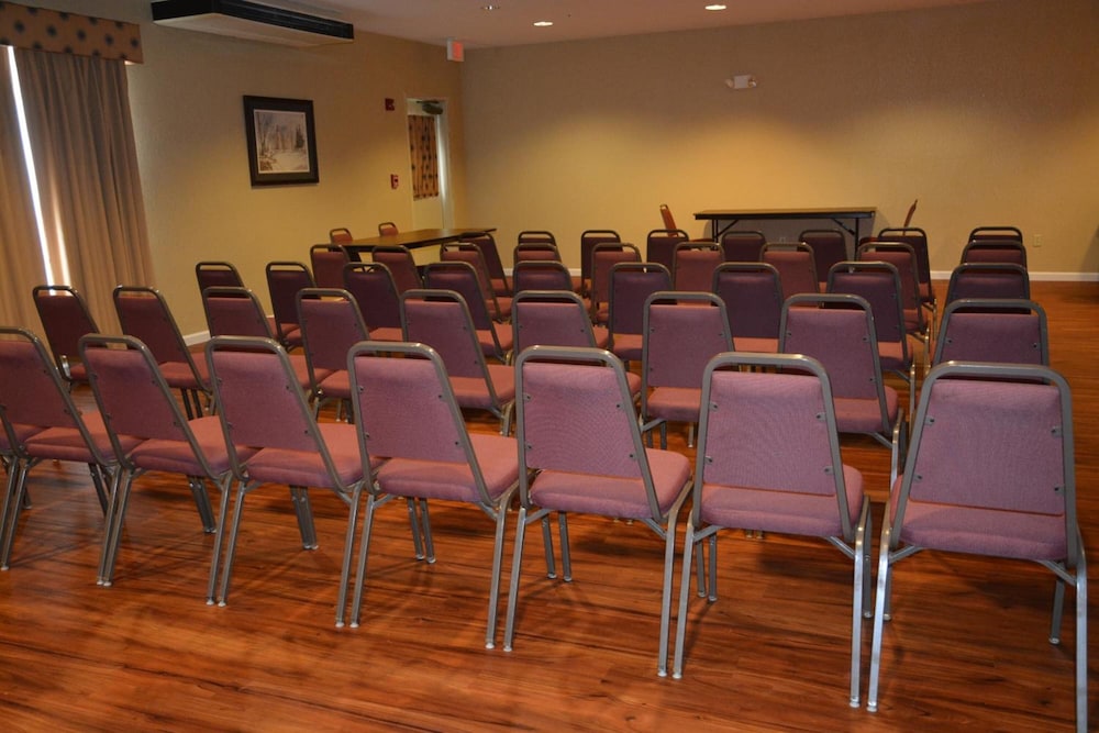Countryside Inn And Suites 31/40