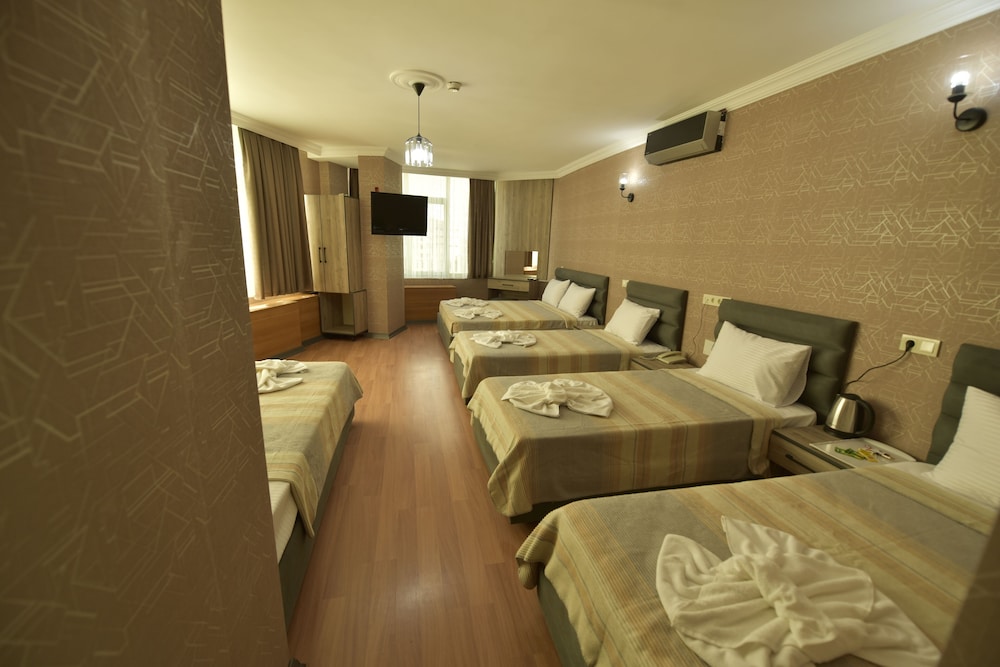 THE LUXX BOUTIQUE HOTEL 38/53