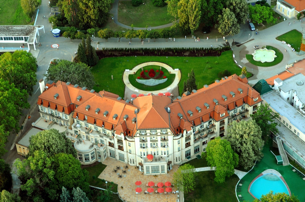 DANUBIUS HEALTH SPA RESORT ESPLANADE 12/66