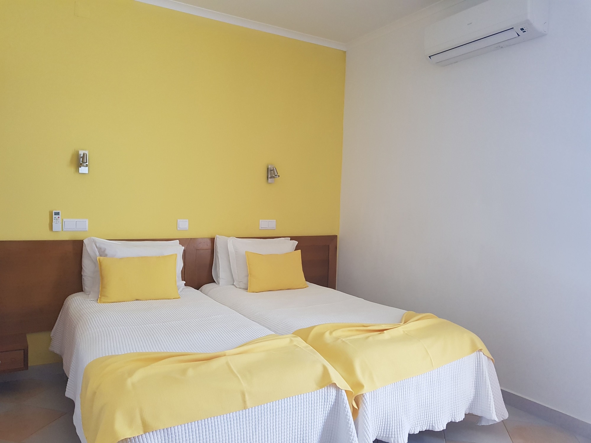 ROOM, TWIN BEDS, SEA VIEW, BALCONY