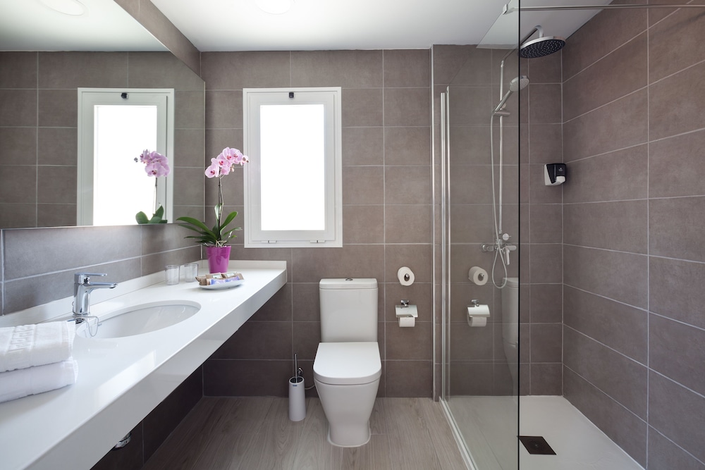 Playaolid Suites And Apartments 45/45