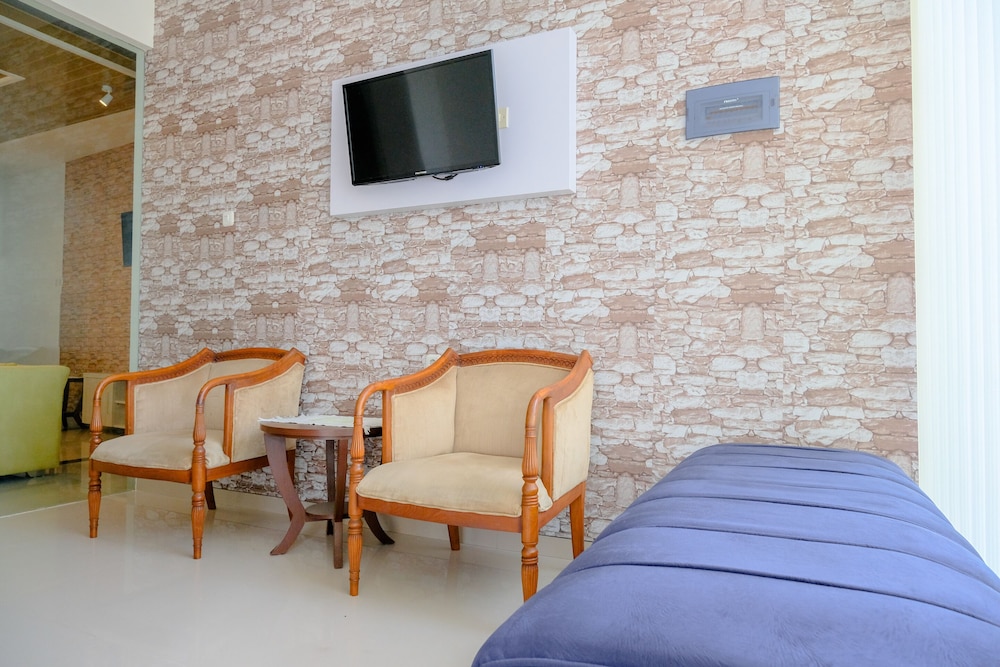 OYO 1665 Aurila Homestay Syariah 38/39