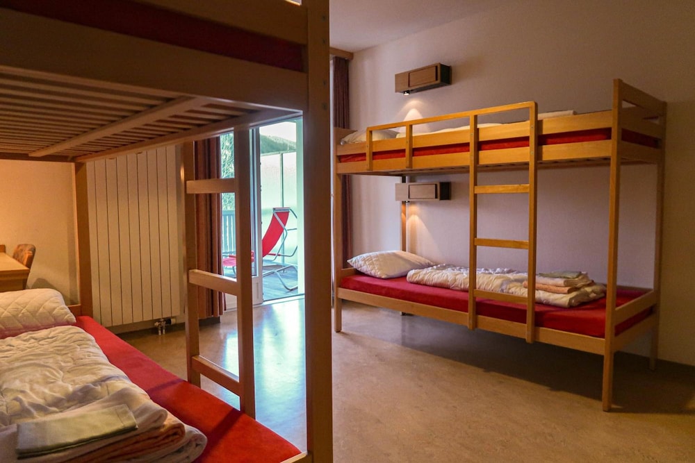 Davos Youthpalace 37/62