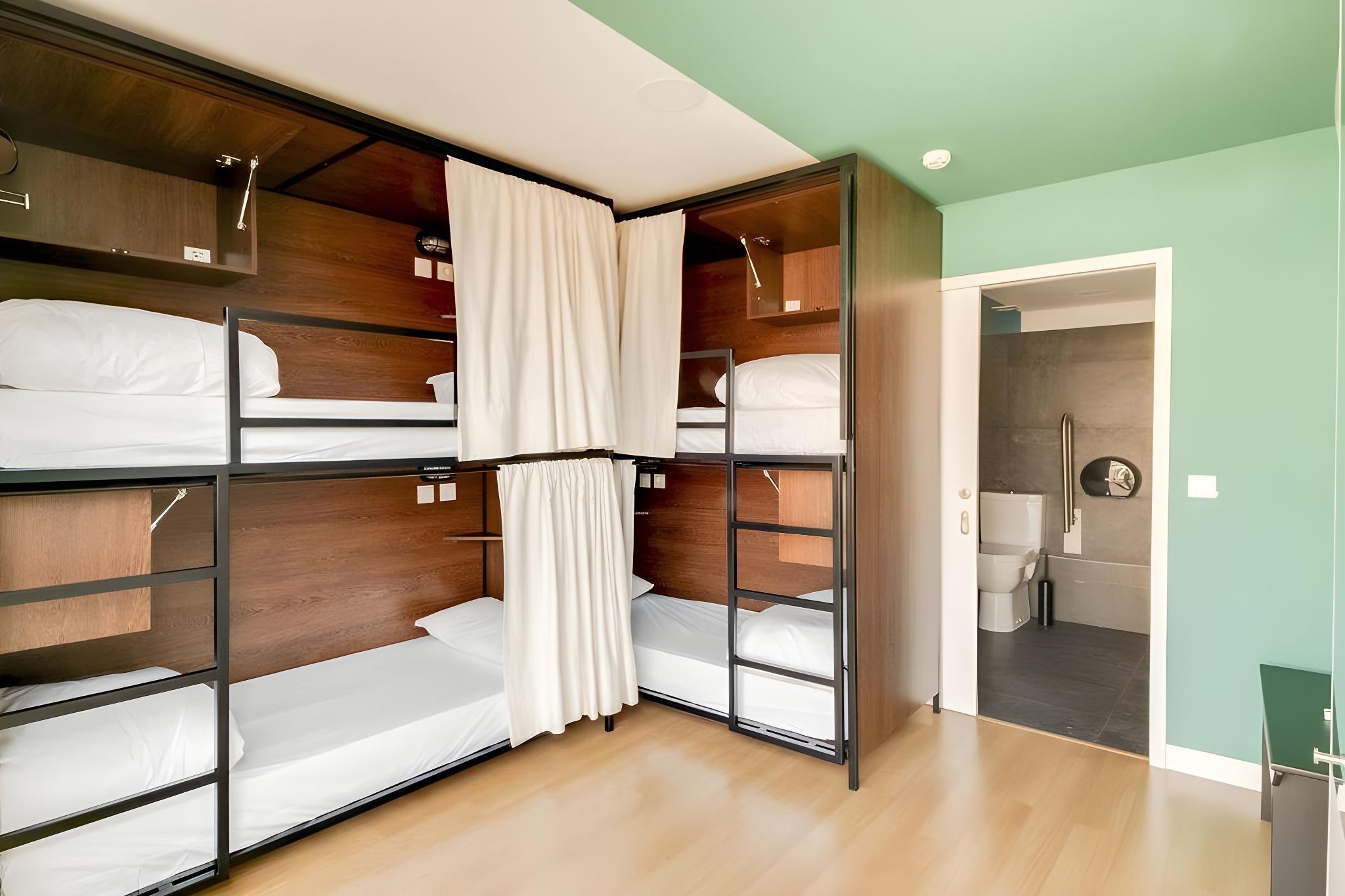 PRIVATE, 4 BEDS