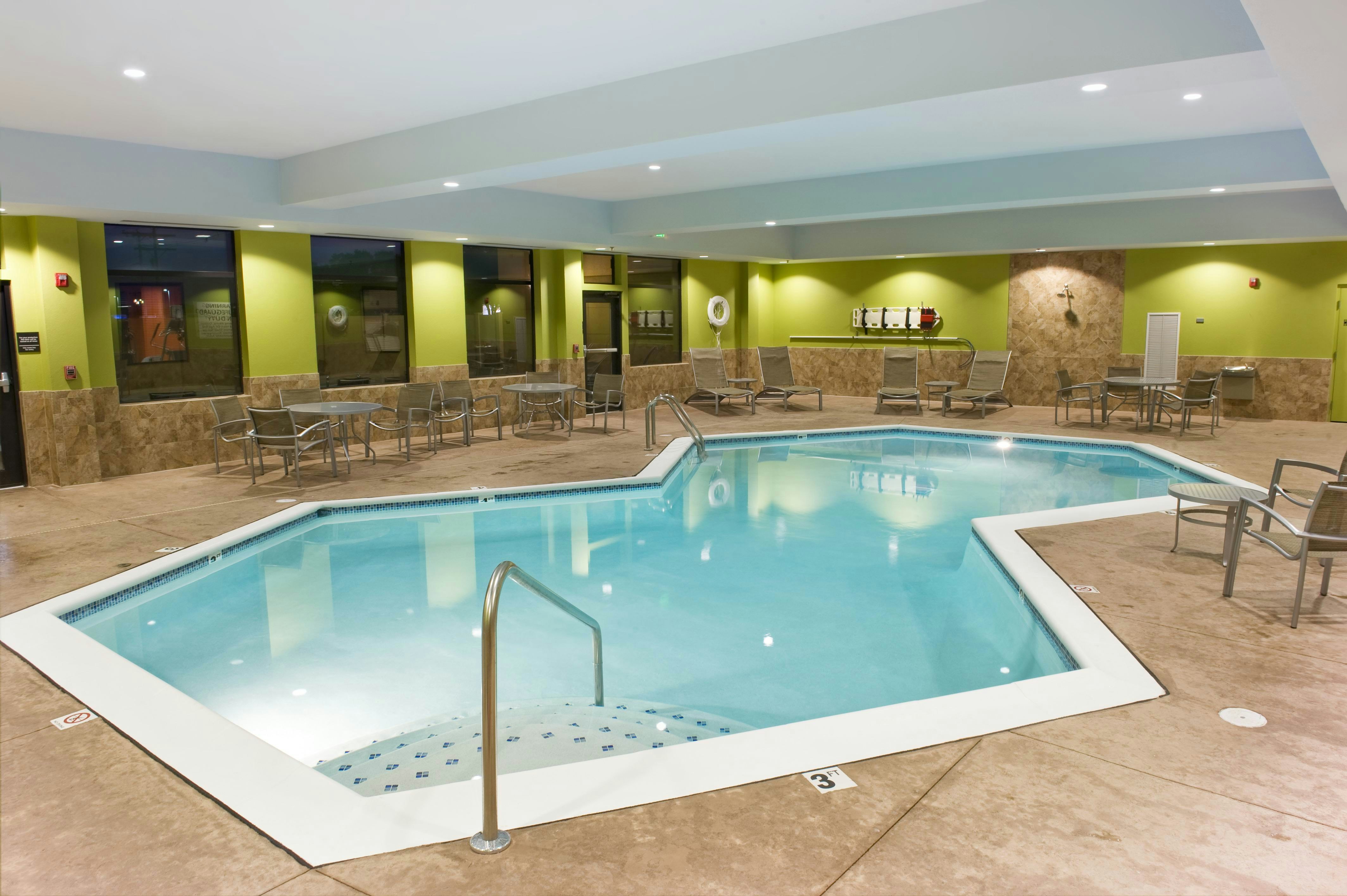 Hampton Inn Evansville Airport 27/70