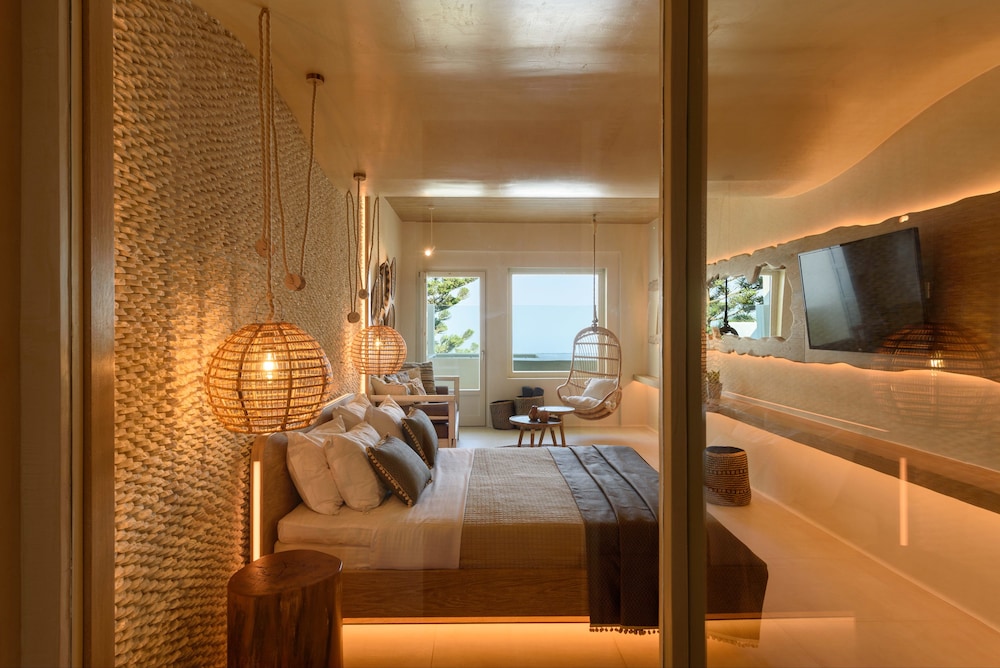 Divelia East Suites 33/48