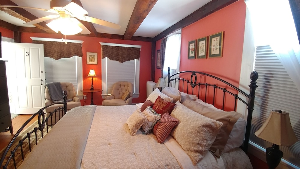 2 River Road Inn & Cottages 19/50