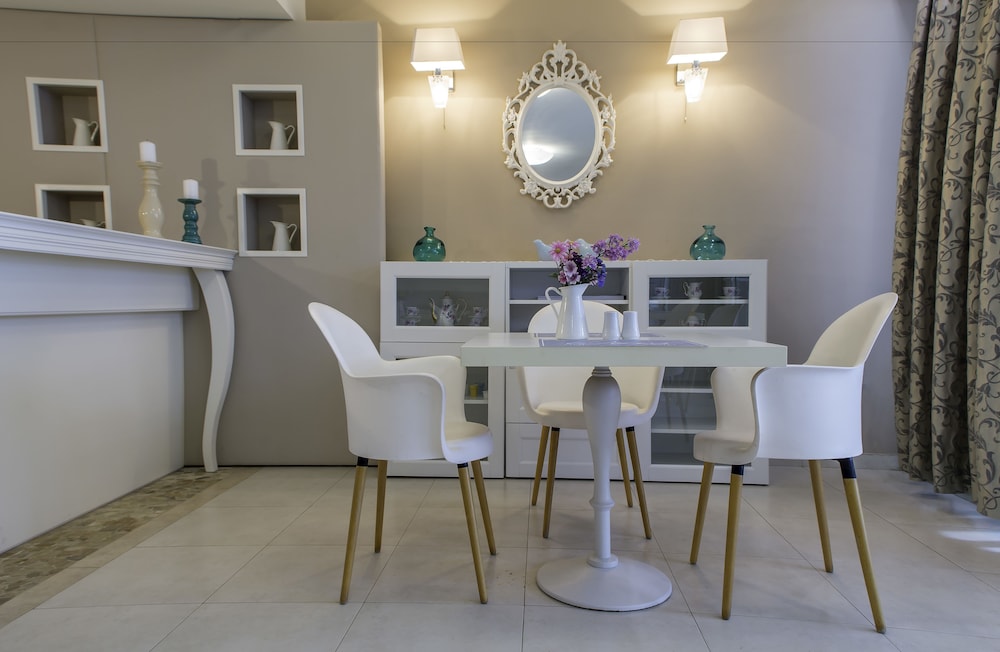 Oasis Beach Hotel Spa 62/76