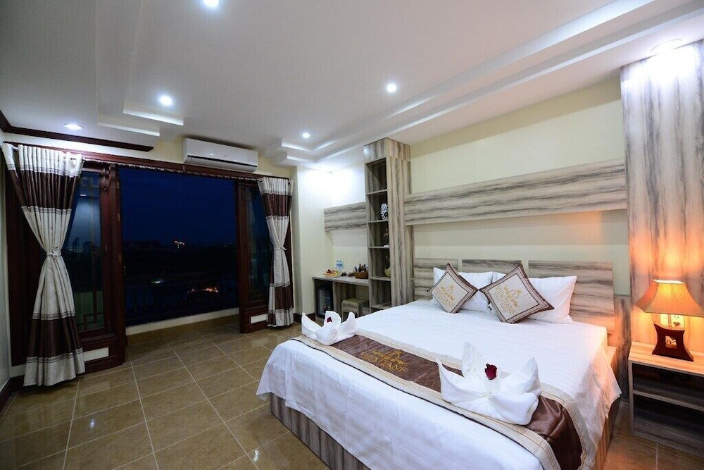 DELUXE, DOUBLE BED, BALCONY