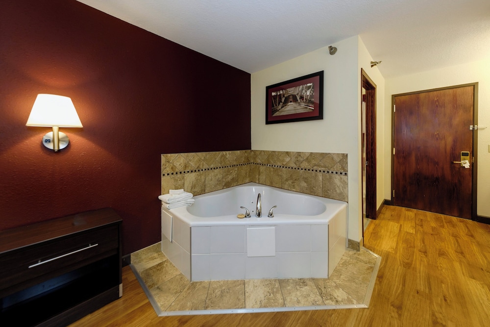 Red Roof Inn Osage Beach 60/60