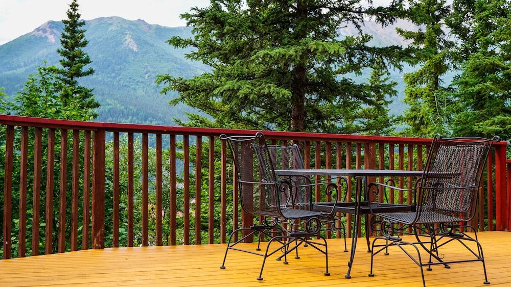 Denali Crow s Nest Cabins 36/48