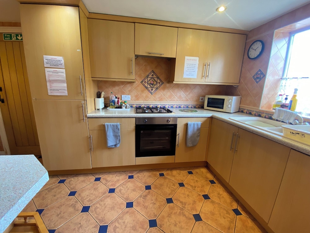 Parkside Guest House 2/50