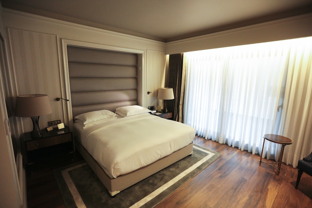 DoubleTree by Hilton Izmir Airport 10/85