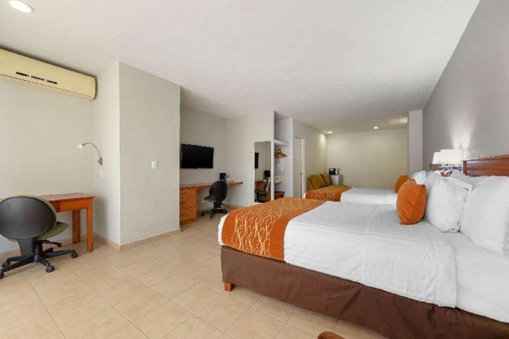 UPGRADE, SUITE, 2 DOUBLE BEDS