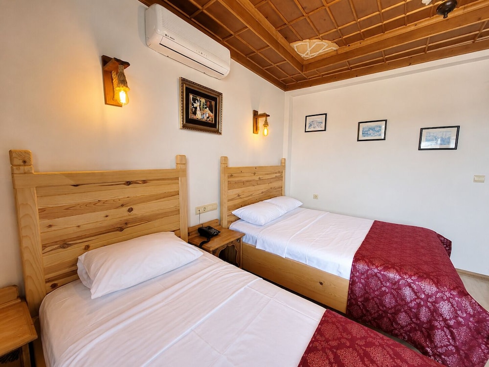 Saruhan Hotel 18/57
