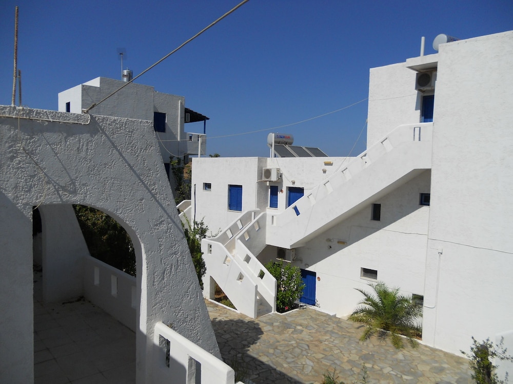 Thalia Bloom Apartments in MALEVIZI