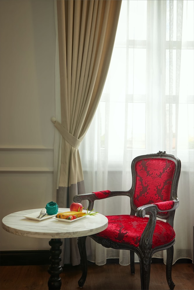 Manoir Des Arts Hotel 68/73