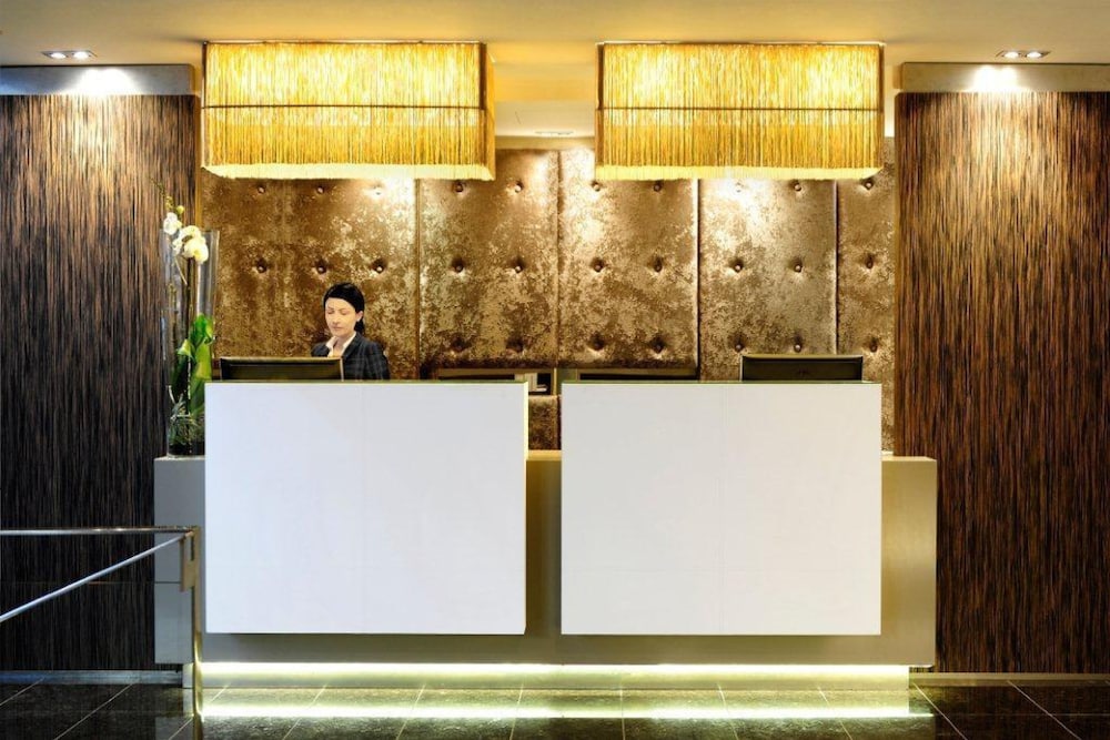Grums Barcelona Hotel 12/45