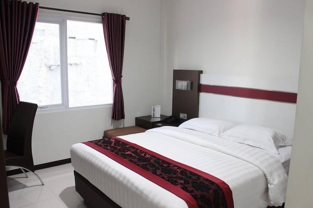 Ideas Hotel Ibrahim Adjie 8/31