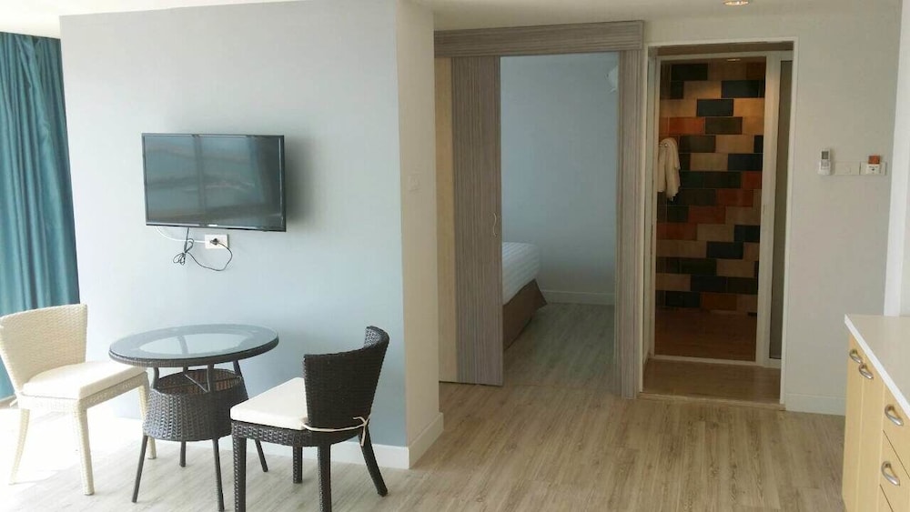 Nantra Pattaya Baan Ampoe Beach 20/40