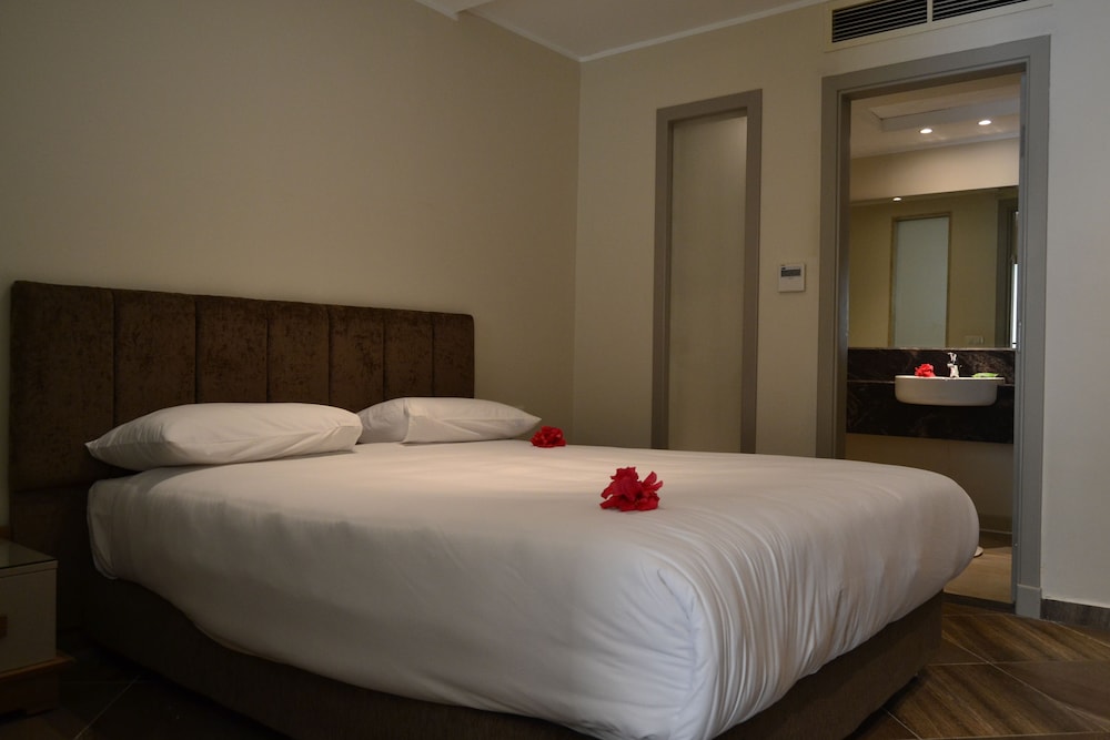 Rivoli Suites 11/48