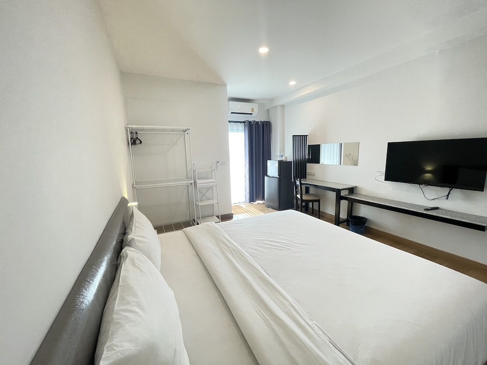 Chonlapruk Lakeside Hotel 30/56