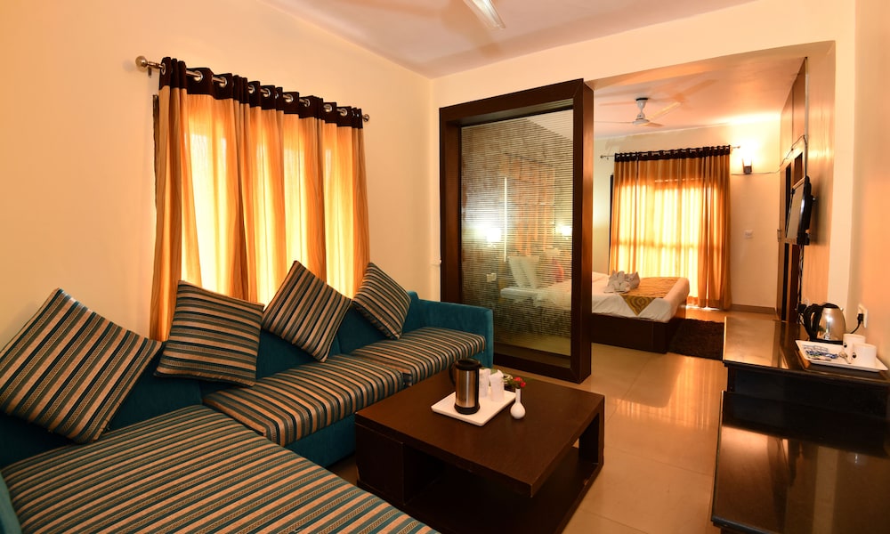 Dynasty Resort, Khurpatal 31/51