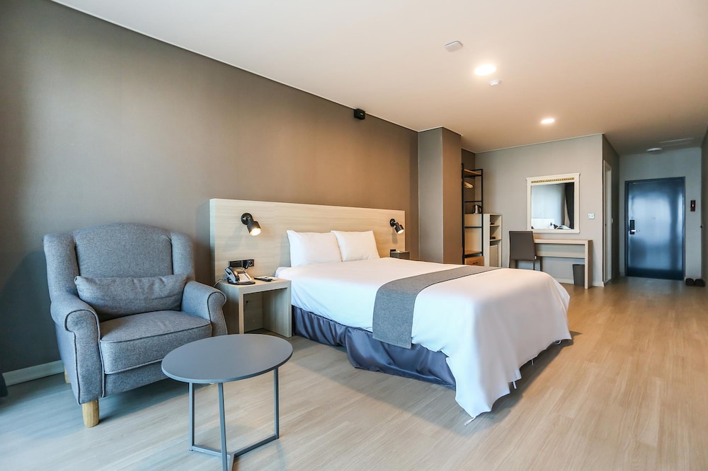 Gyeongpo Soo Hotel 12/68