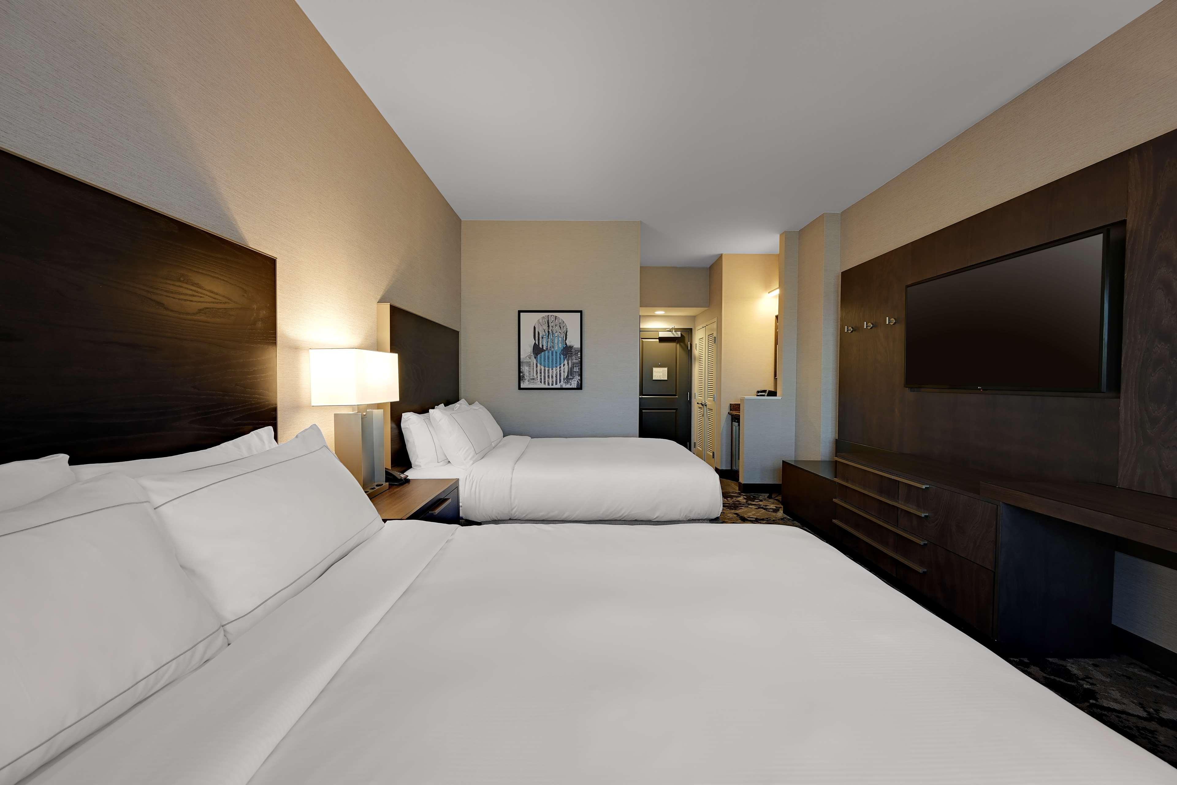 1 BEDROOM, SUITE, 2 QUEEN BEDS