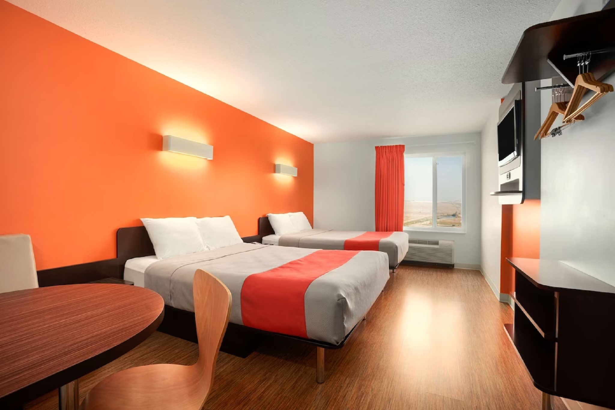 2 Queen Beds - Non-Smoking, Micfridge