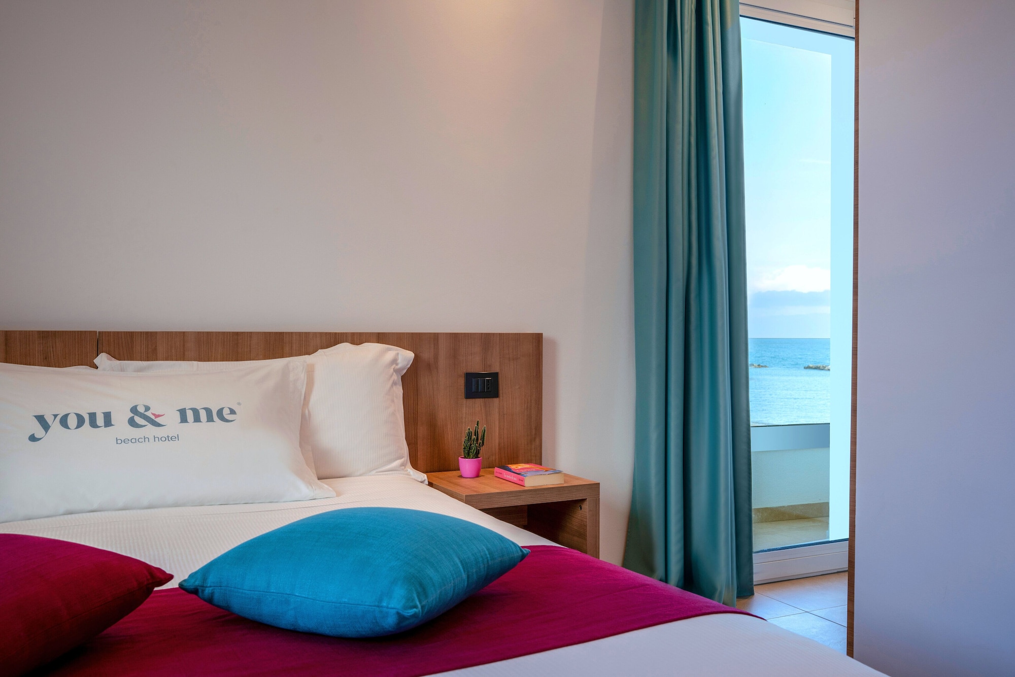 COMFORT, DOUBLE BED, PARTIAL SEA VIEW