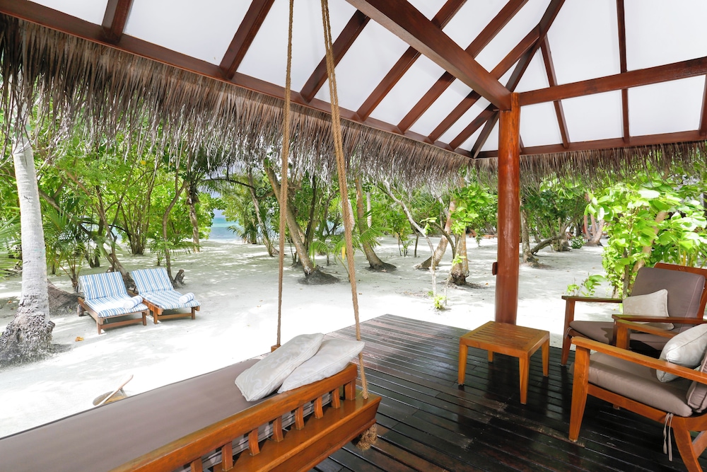 Medhufushi Island Resort 72/96