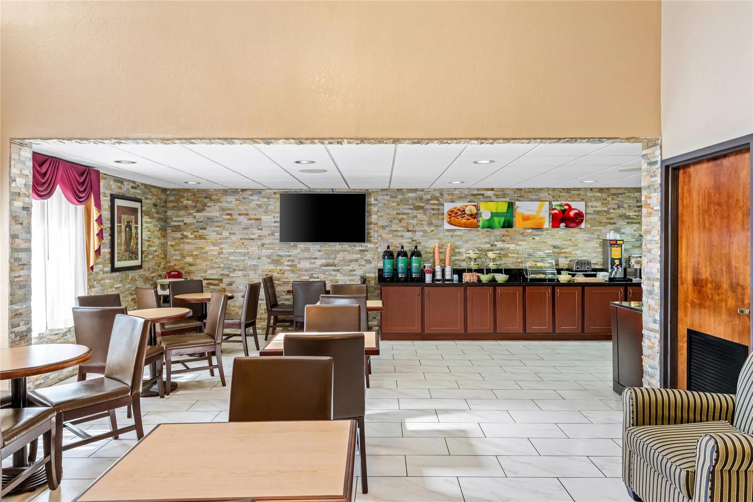 Quality Inn & Suites Richburg I-77 17/23