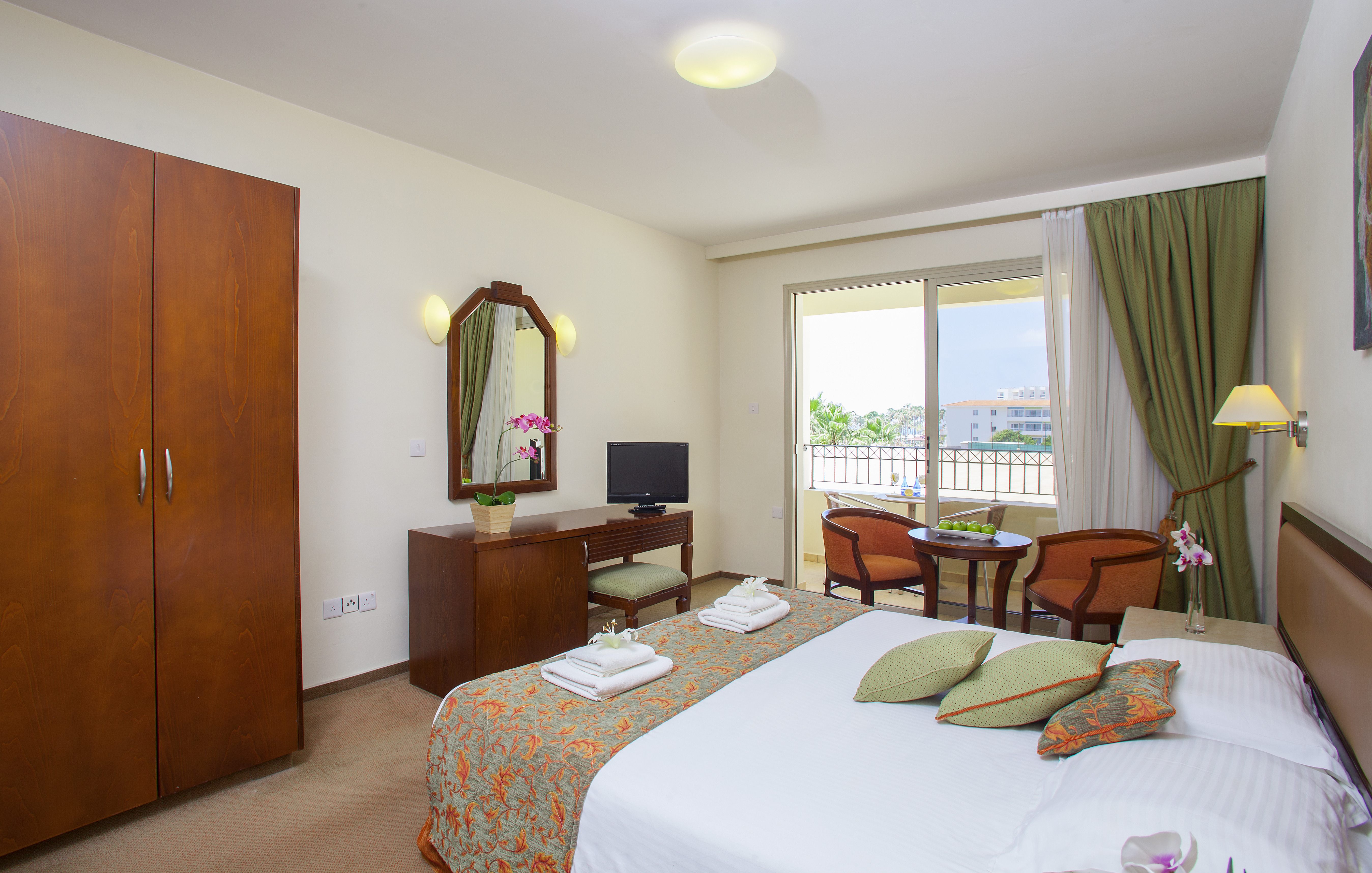 Room, Double Bed, Lateral Side Sea View
