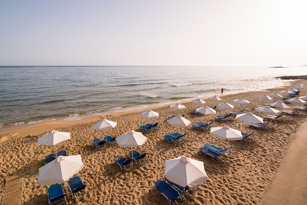 Kernos Beach Hotel and Bungalows 32/50
