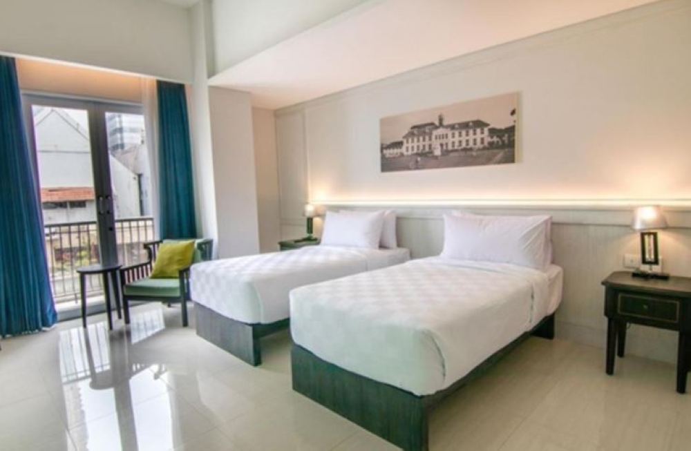 Deluxe, Double or Twin Bed