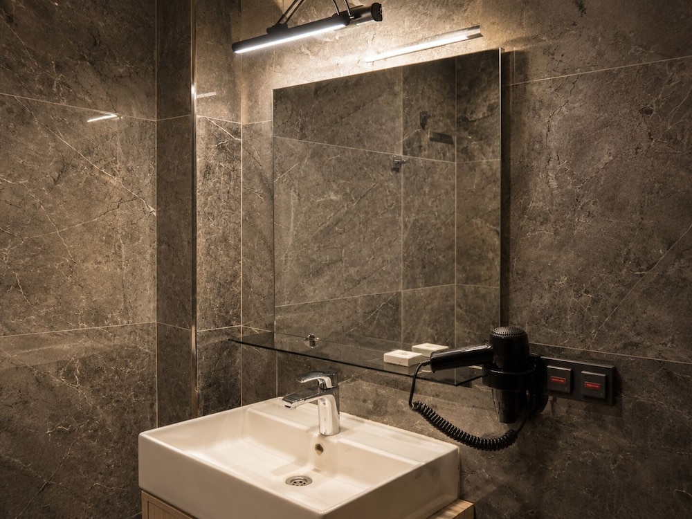 غرفة قياسية ثلاثية بثلاثة أسرّة، Yesilyurt Park Otel 6/7