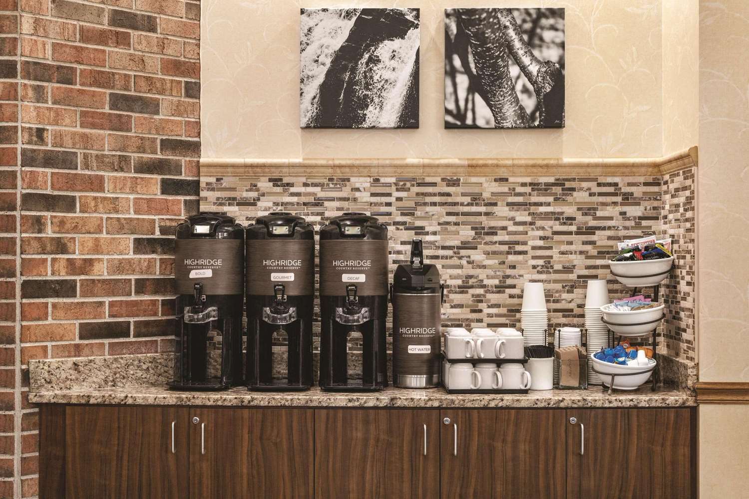 Country Inn and Suites By Radisson Woodbury MN 19/30